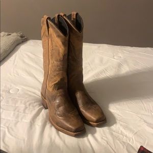 BRAND NEW BOOTS